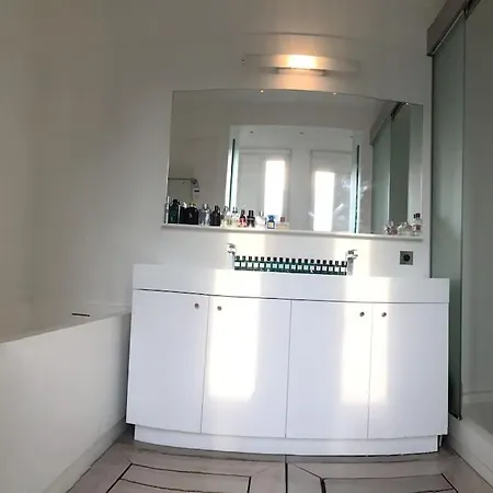 Duplex With Eiffel Tower Views! *
