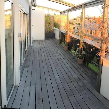 Duplex With Eiffel Tower Views!